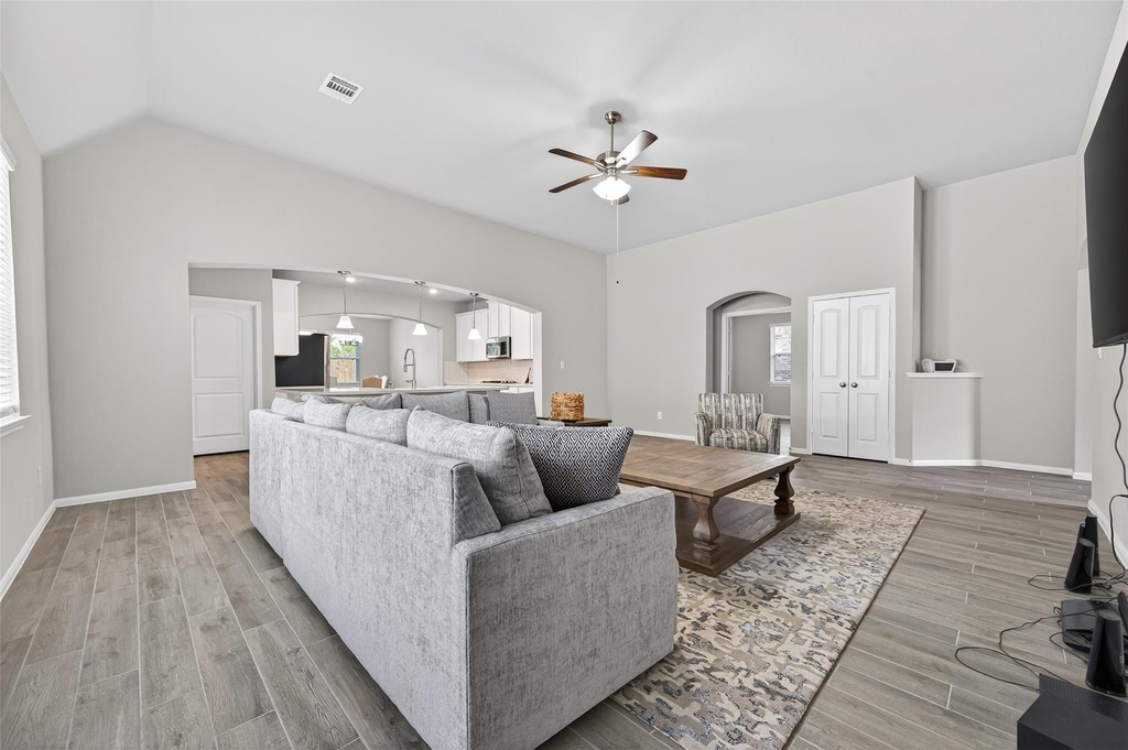 11676 Whirlaway Drive - Photo 6