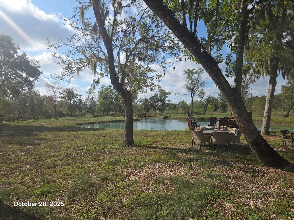 4915 W Fm 1462 - Photo 1