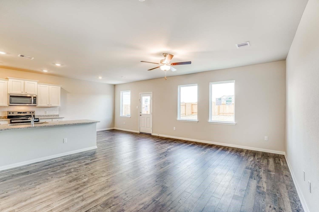 8219 Blooming Meadow Lane - Photo 3