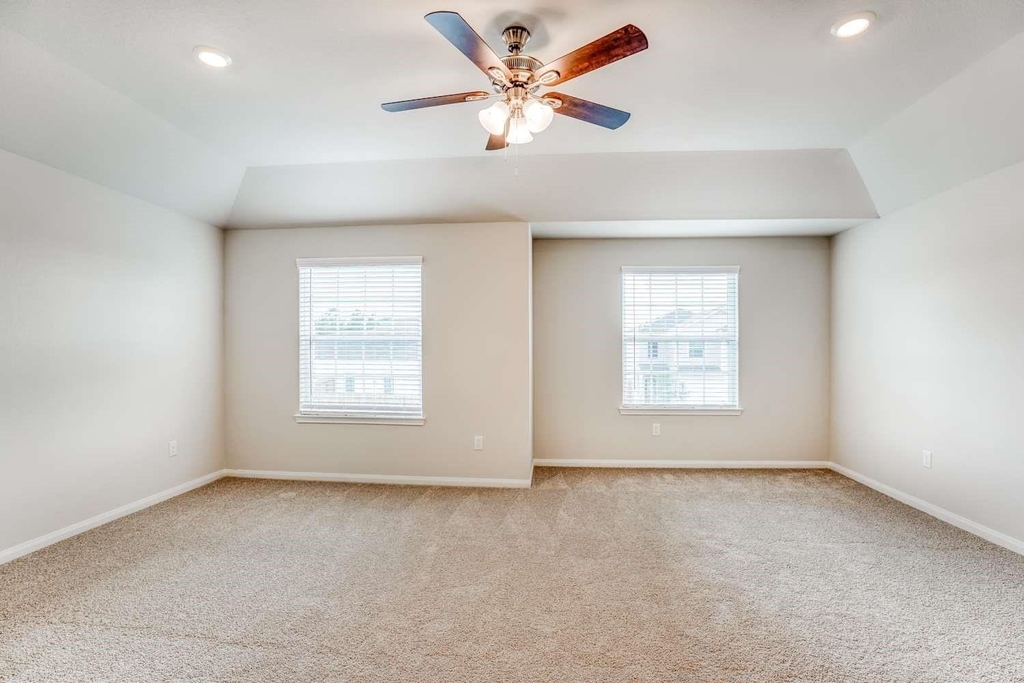 8219 Blooming Meadow Lane - Photo 8