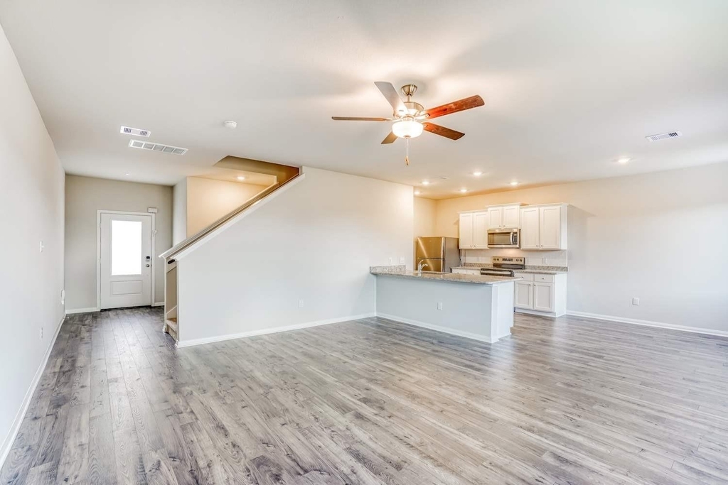 8219 Blooming Meadow Lane - Photo 2