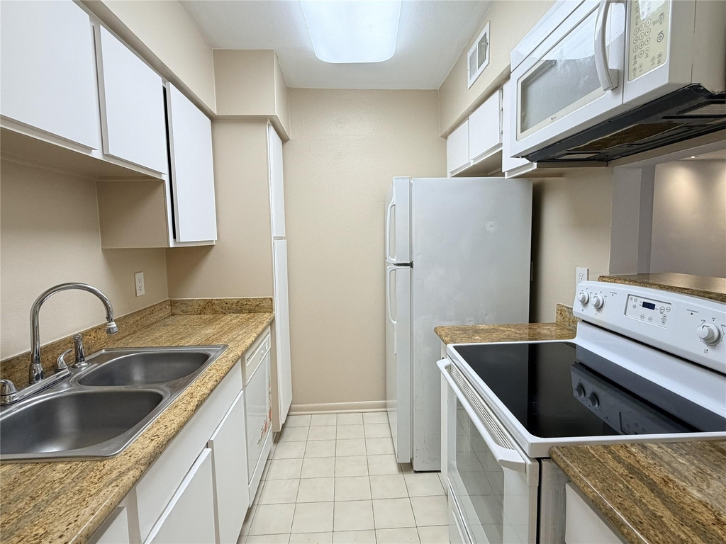 8523 Hearth Drive - Photo 4