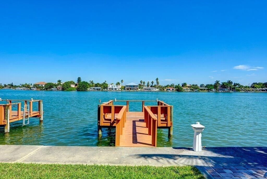 10265 Gulf Boulevard - Photo 8