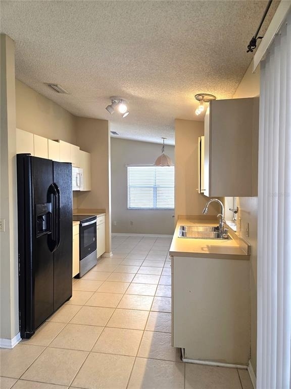 739 Heathrow Avenue - Photo 6