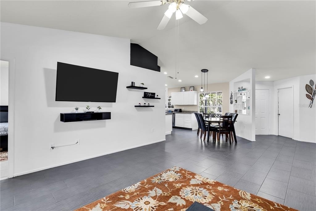 2648 Nassau Street - Photo 2