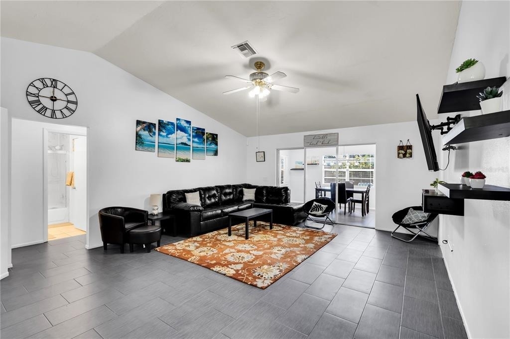 2648 Nassau Street - Photo 3