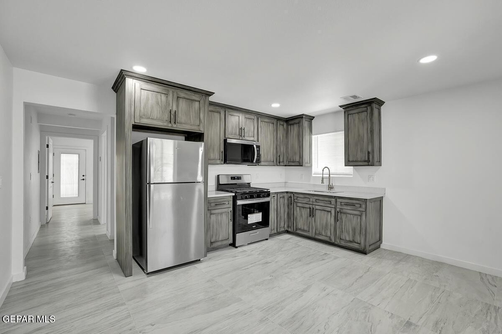 1107 Myrtle Avenue - Photo 4