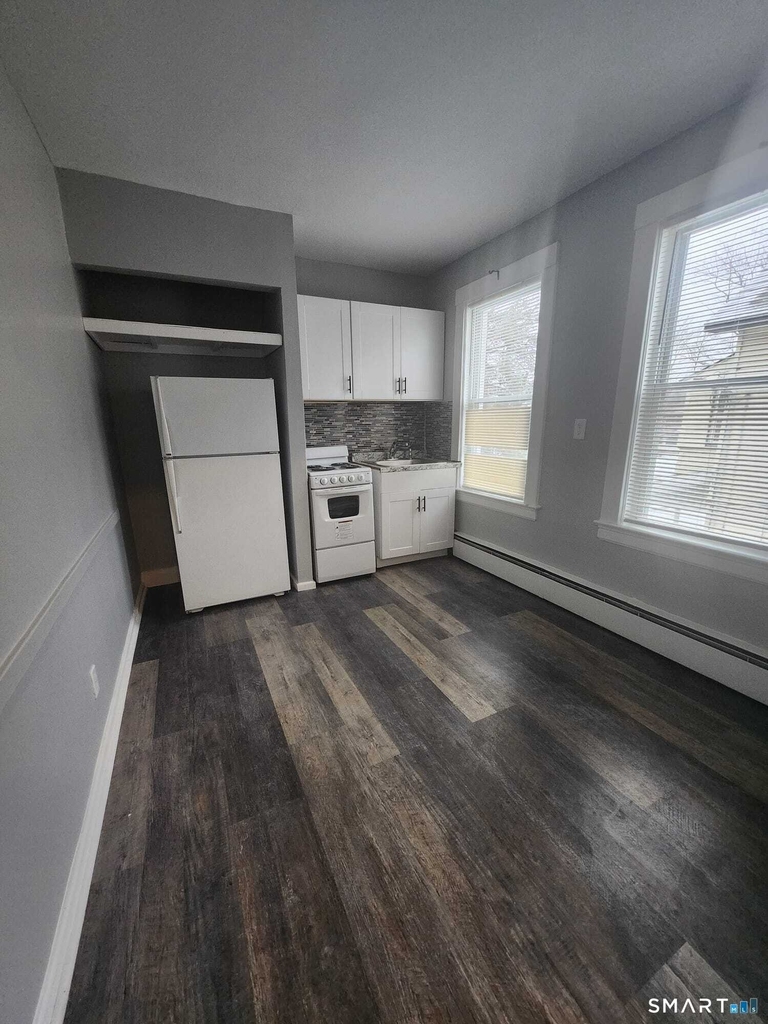 22-24 Brown Street - Photo 2