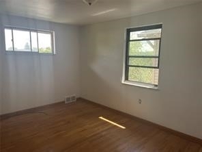218 Bronx Ave - Photo 12
