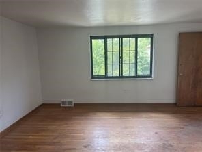 218 Bronx Ave - Photo 4