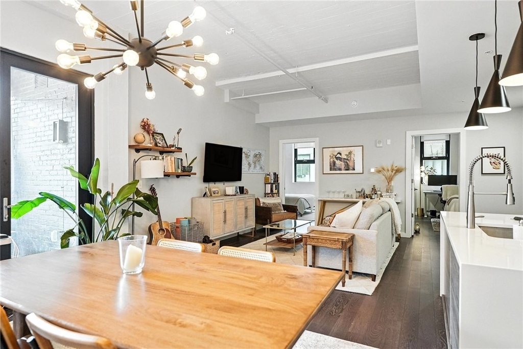2545 Penn Avenue - Photo 2