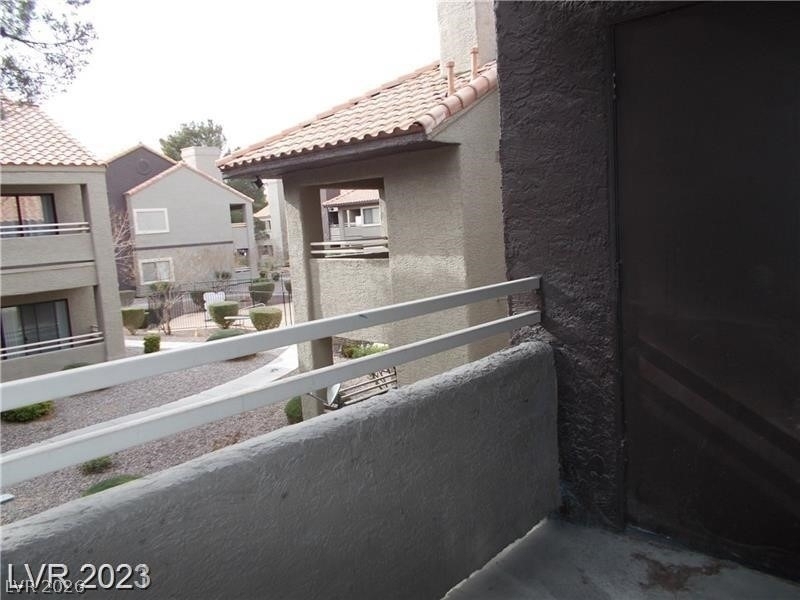 5062 S Rainbow Boulevard - Photo 11
