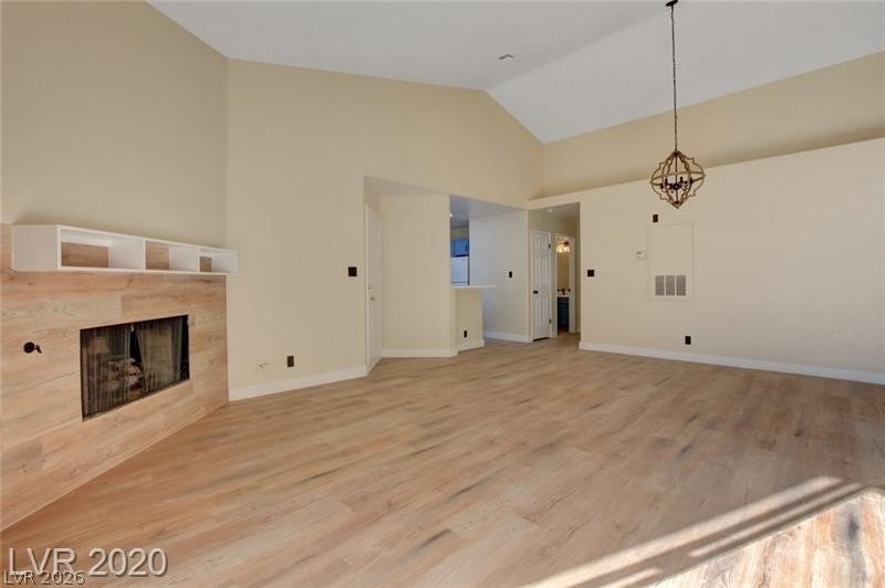 5062 S Rainbow Boulevard - Photo 3