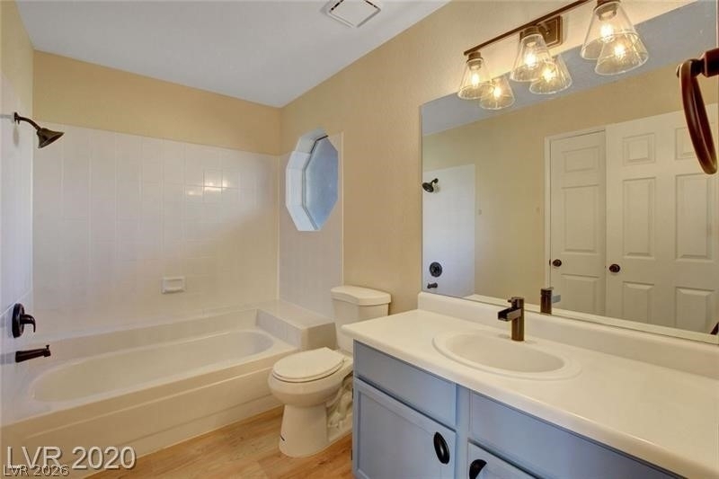 5062 S Rainbow Boulevard - Photo 10