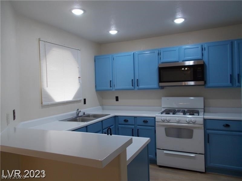 5062 S Rainbow Boulevard - Photo 5
