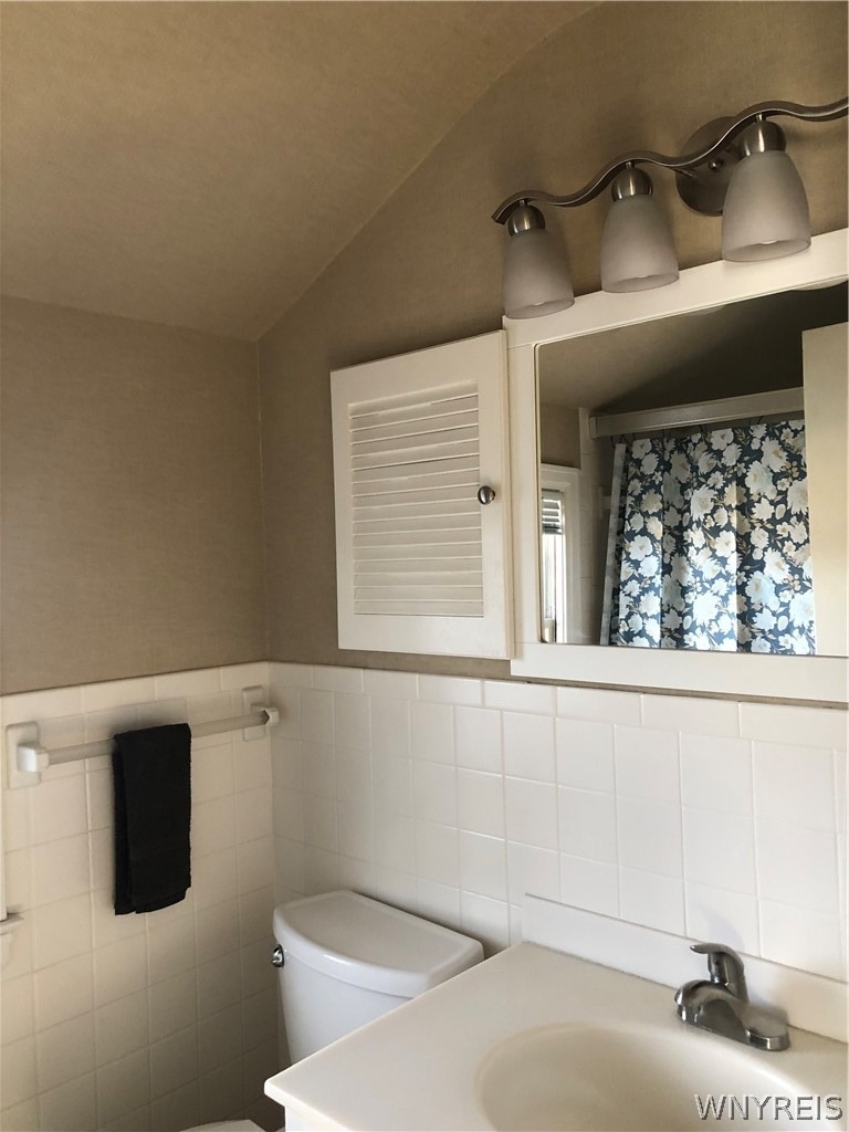 200 Koenig Road - Photo 14