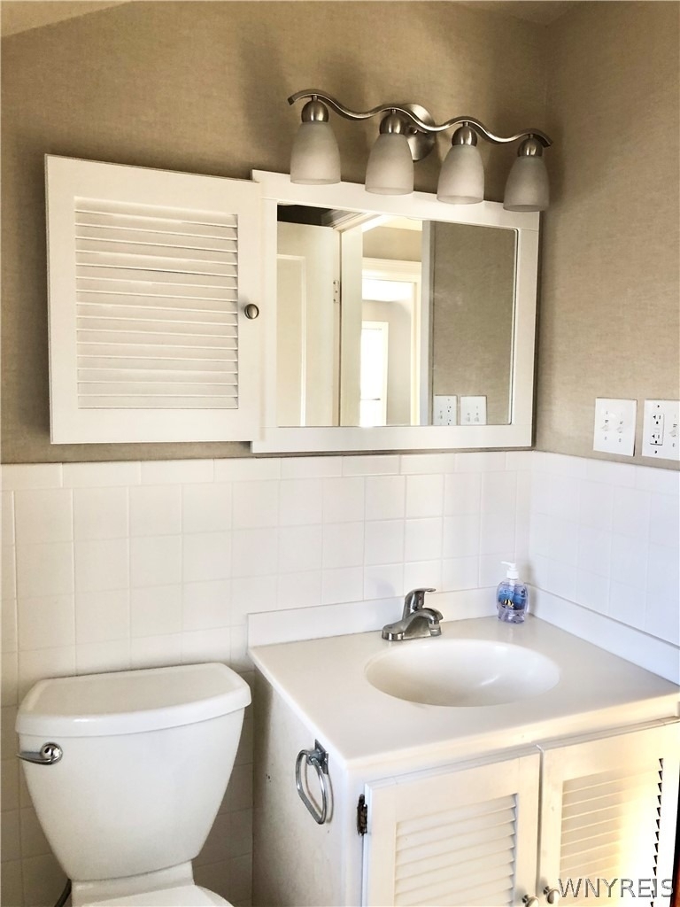 200 Koenig Road - Photo 12