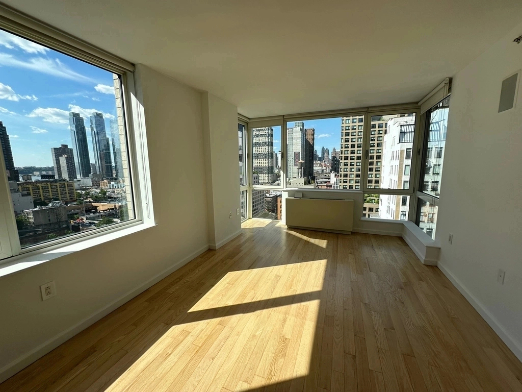 350 West 37th Street - Photo 1