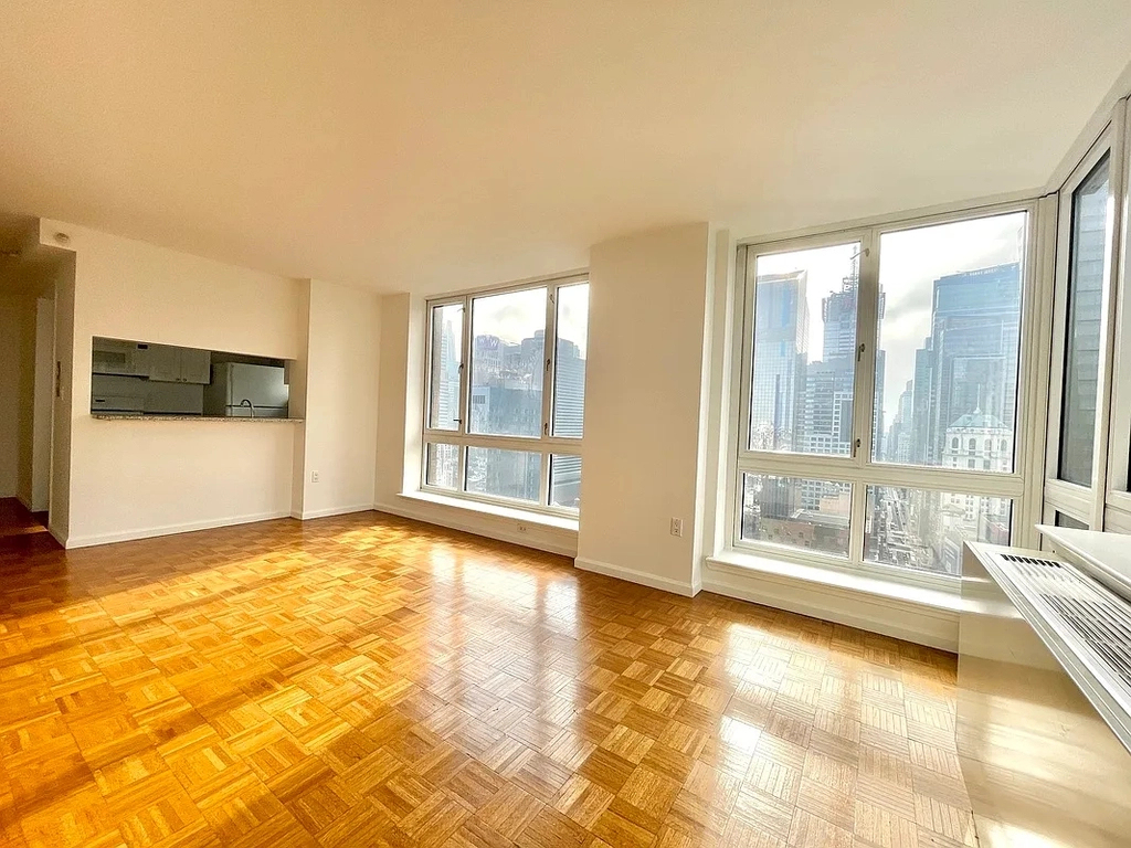 350 West 43rd Street - Photo 5