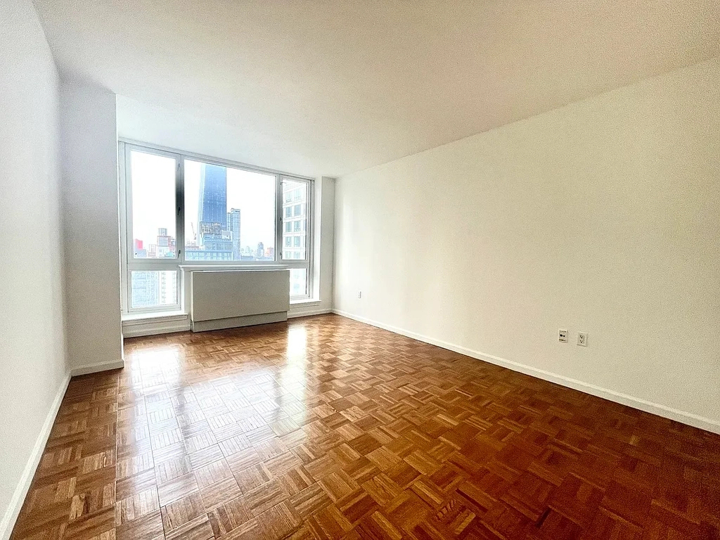 350 West 43rd Street - Photo 6