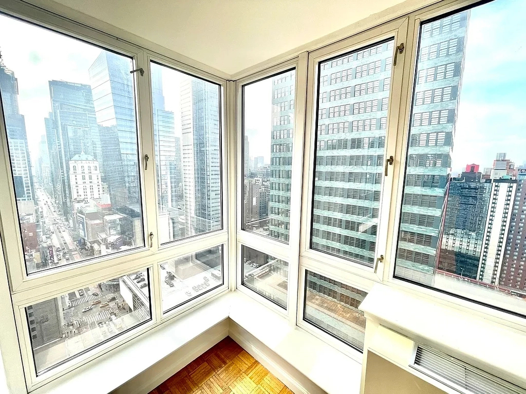 350 West 43rd Street - Photo 1