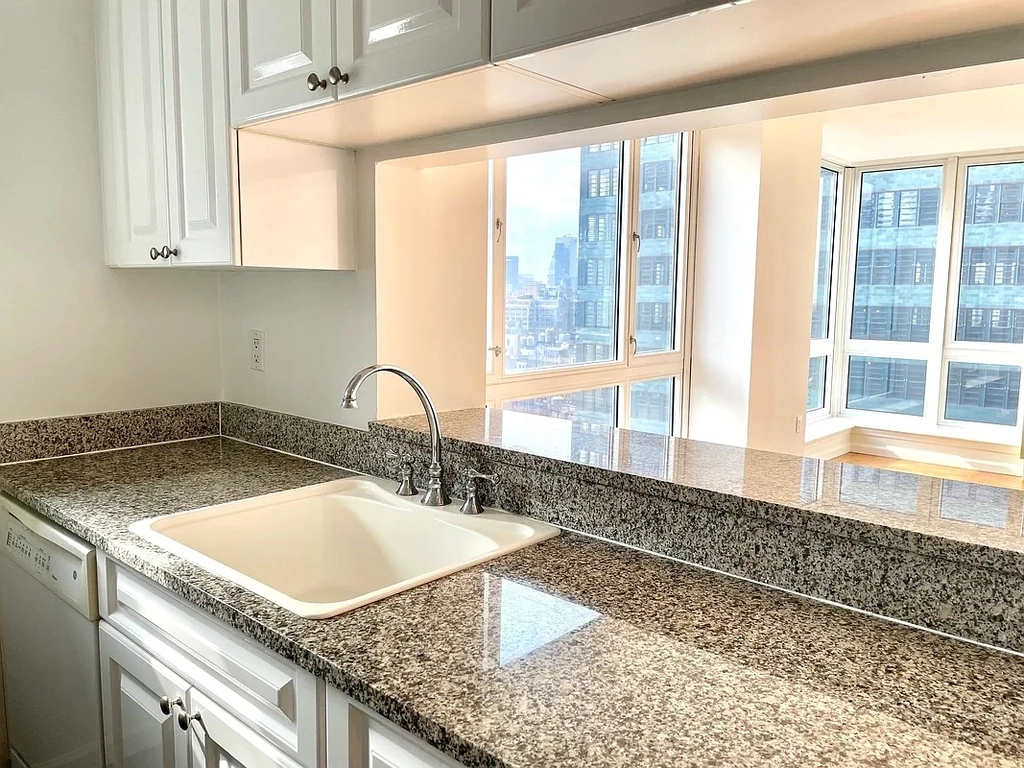 350 West 43rd Street - Photo 2