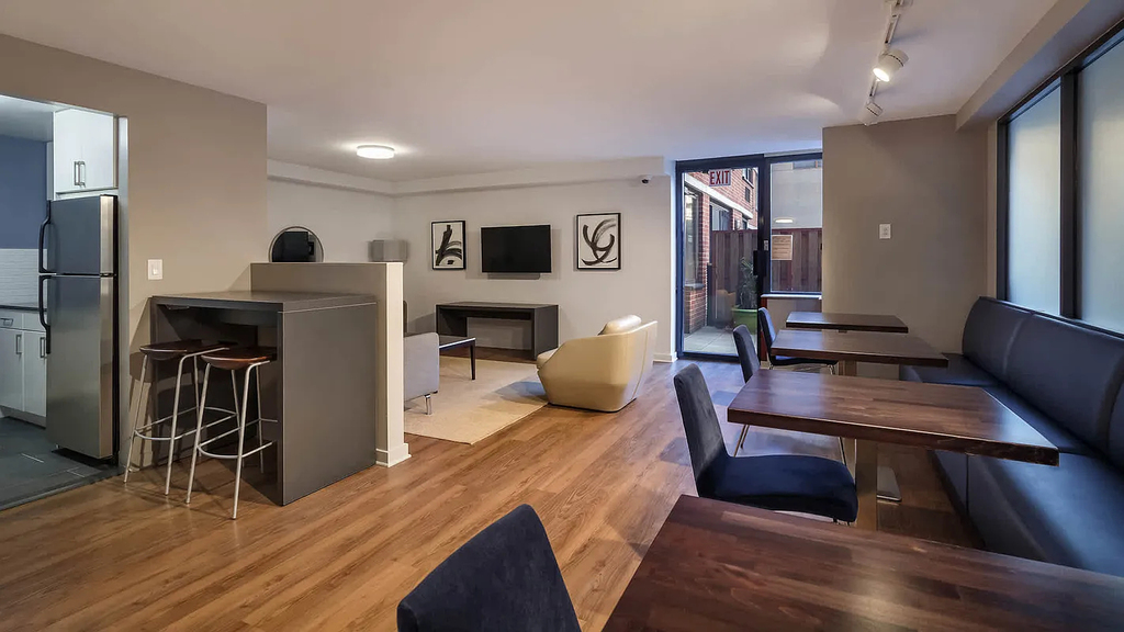 505 West 54th Street - Photo 7