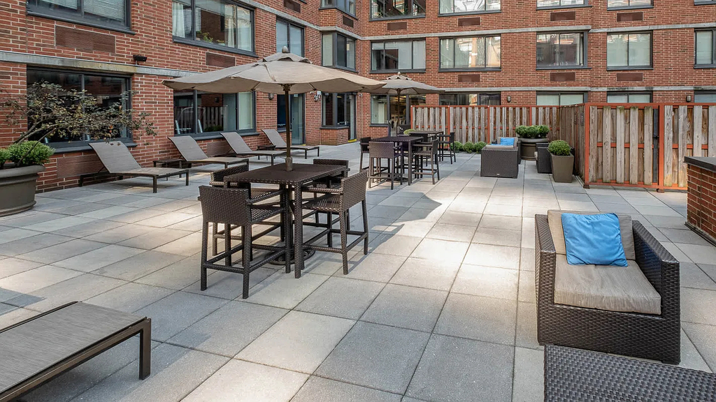 505 West 54th Street - Photo 9