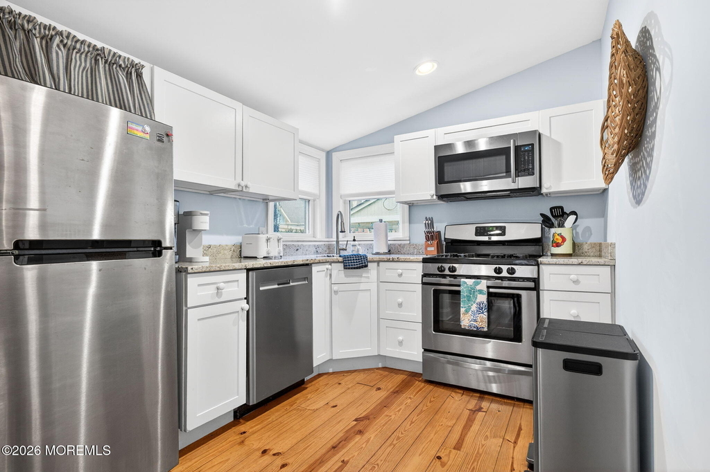 77 Abbott Avenue - Photo 14
