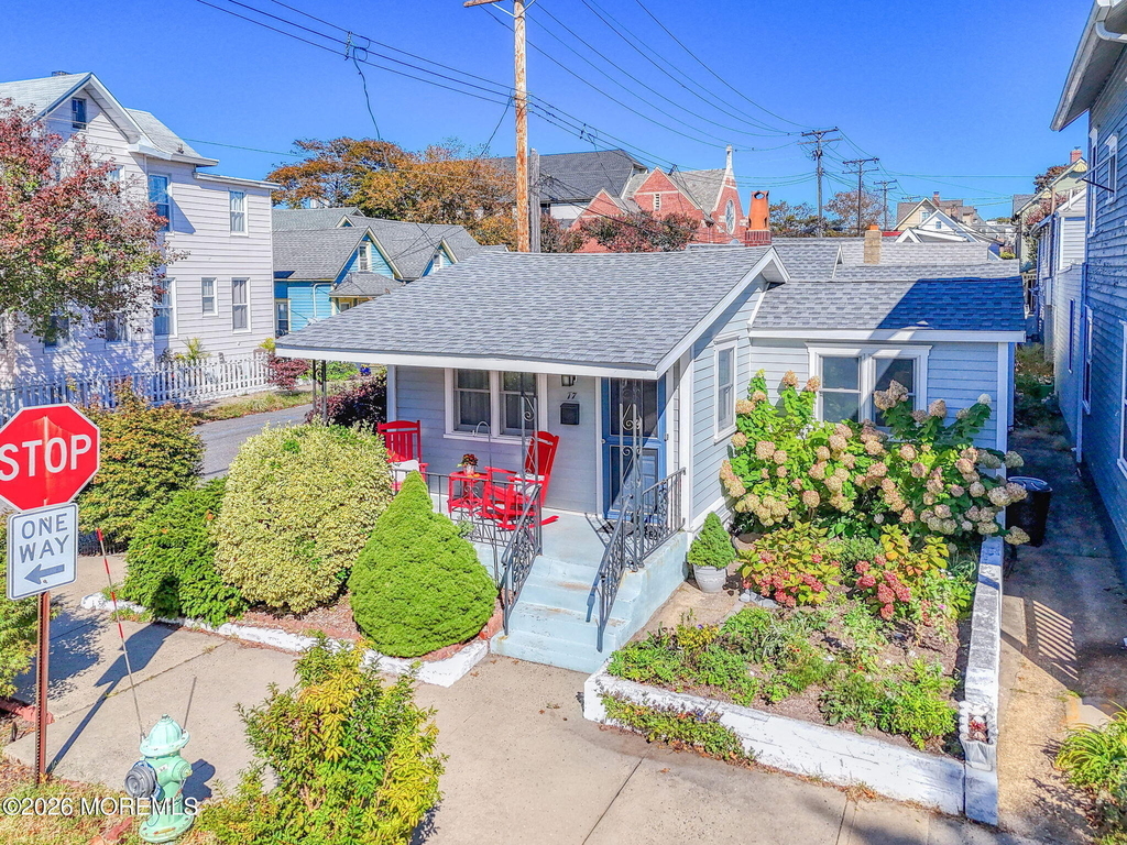 77 Abbott Avenue - Photo 2