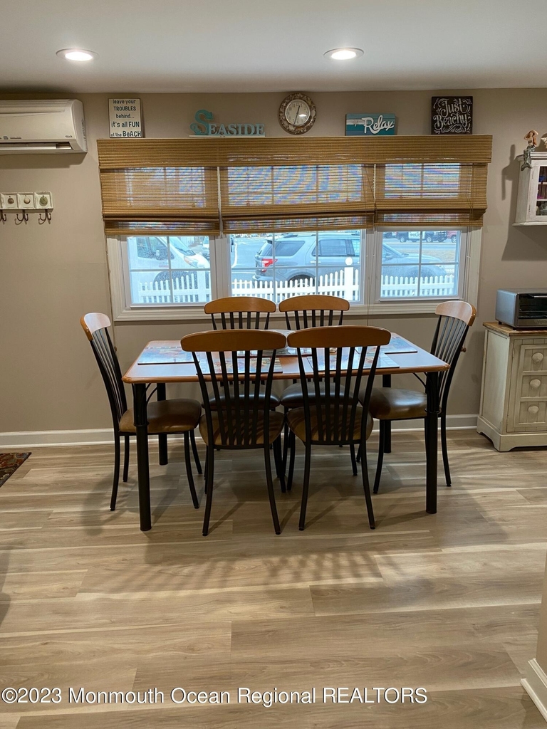 703 Sw Central Avenue - Photo 1
