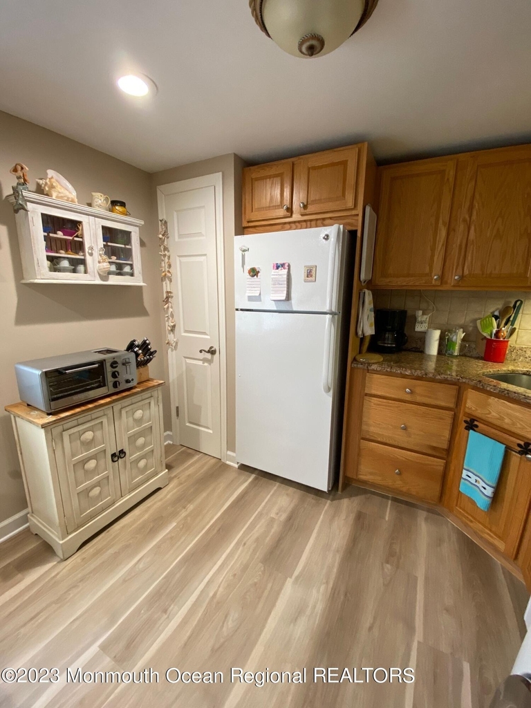 703 Sw Central Avenue - Photo 3