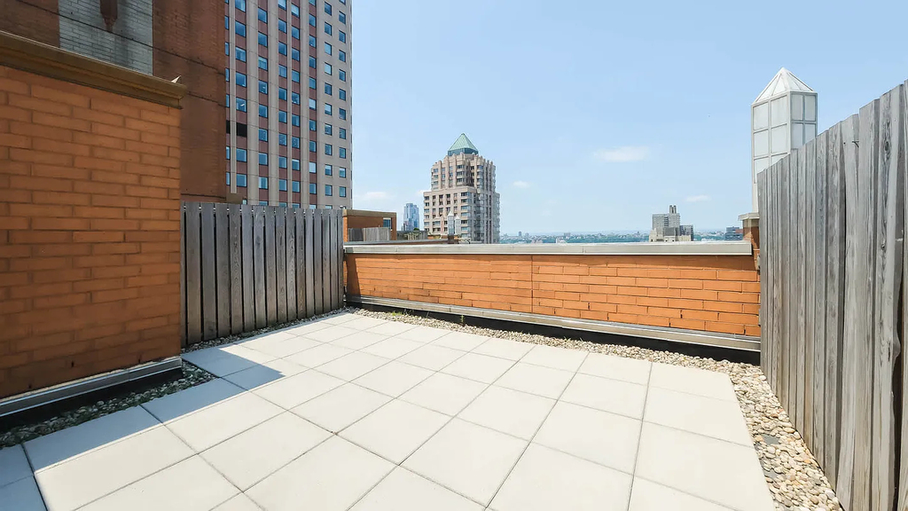 305 West 50th Street - Photo 5