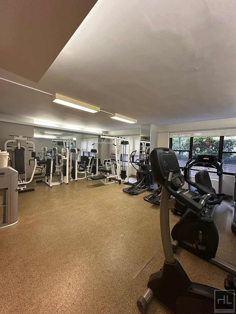 East 49 Street - Photo 11
