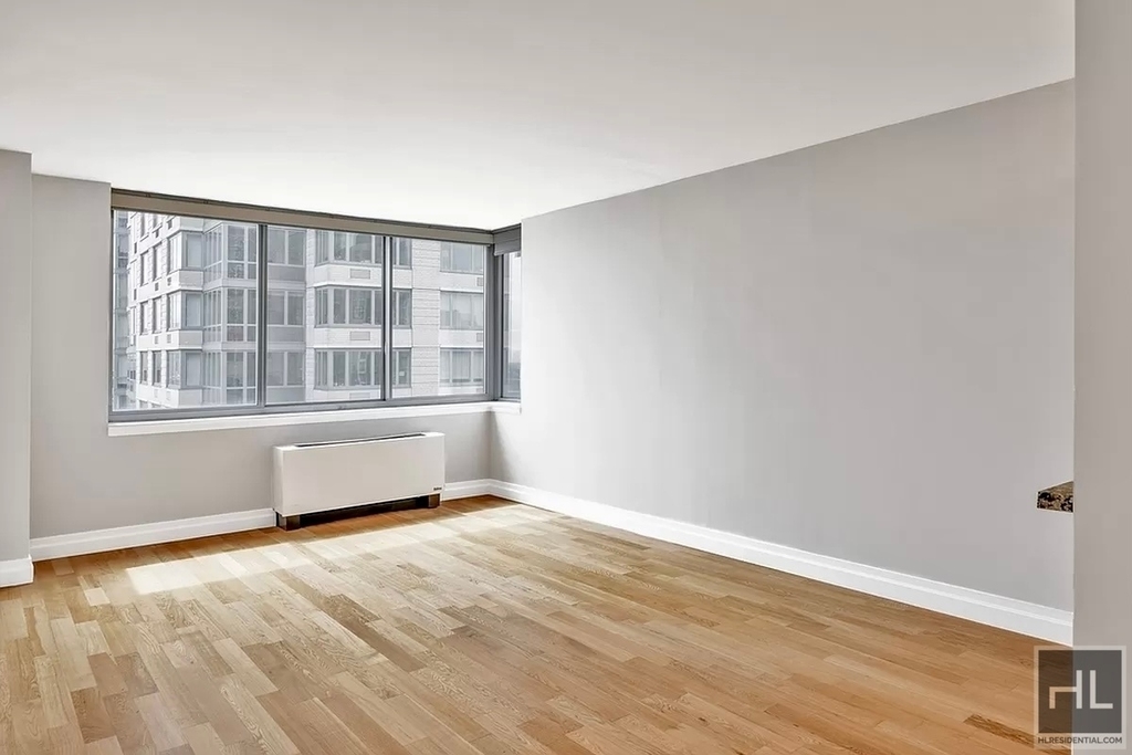 6th Avenue - Photo 0