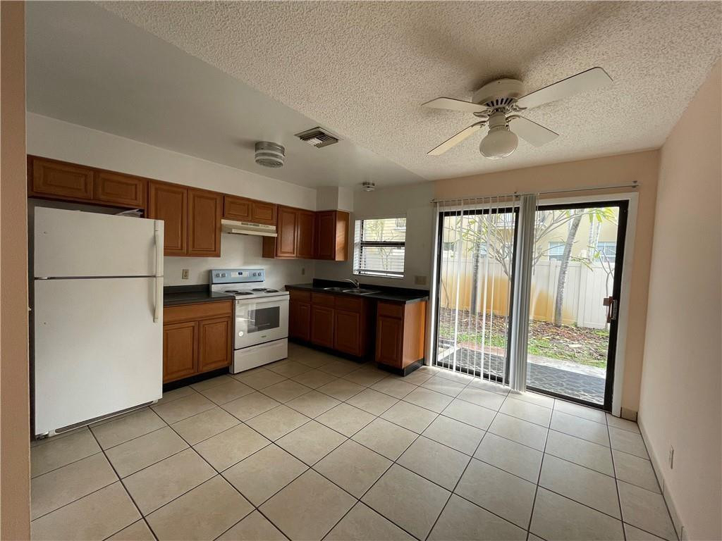 1112 Ne 13th Avenue - Photo 3