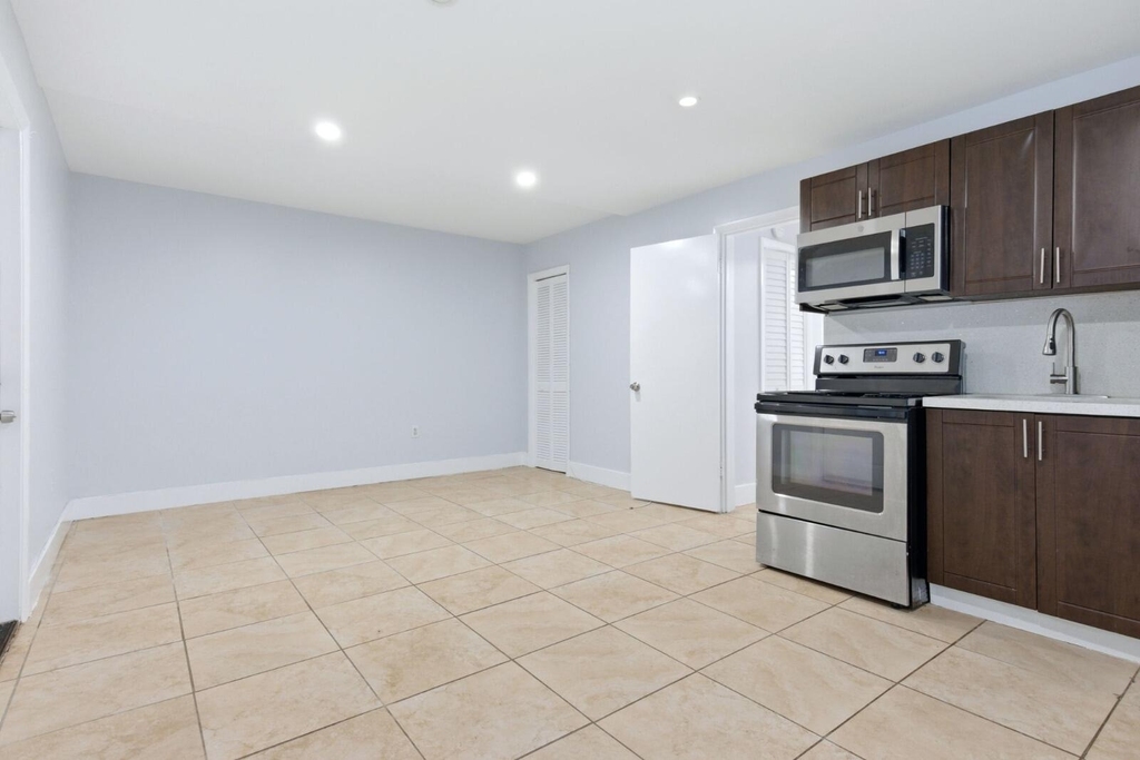 1964 Ne 172nd Street - Photo 8