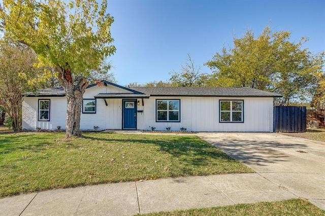 521 Mesquite Avenue - Photo 0