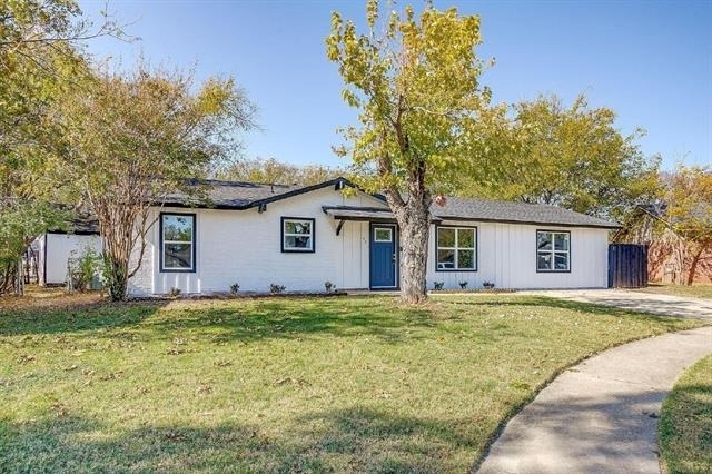 521 Mesquite Avenue - Photo 1