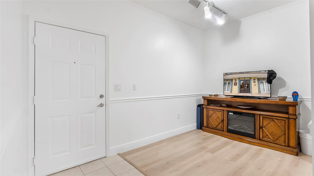 533 Ne 3rd Avenue - Photo 3