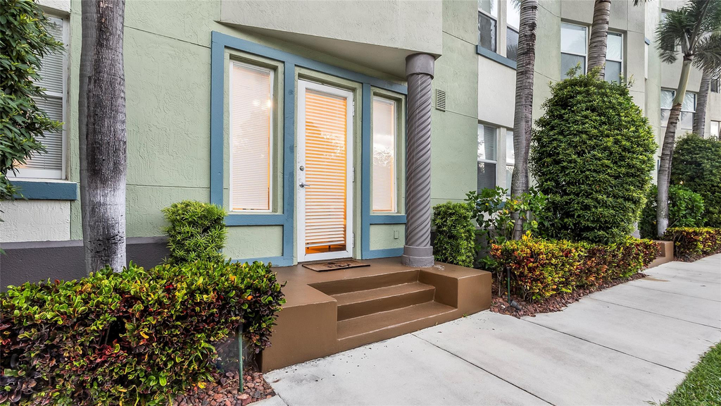 533 Ne 3rd Avenue - Photo 0