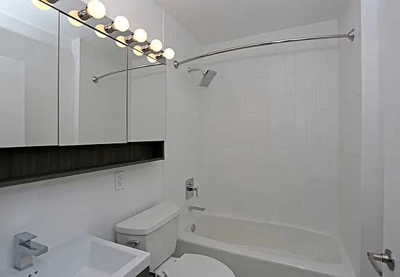 410 West 53rd Street - Photo 6