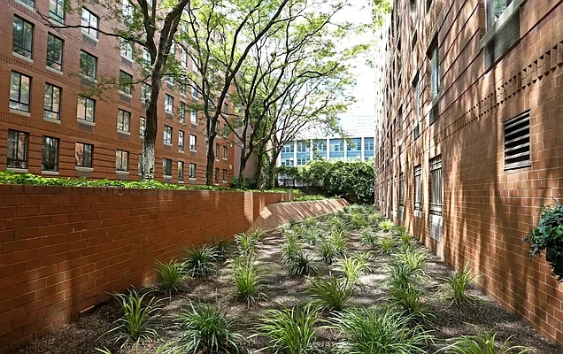 410 West 53rd Street - Photo 3