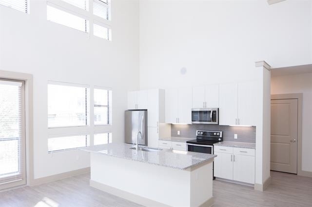 2100 Moser Avenue - Photo 2