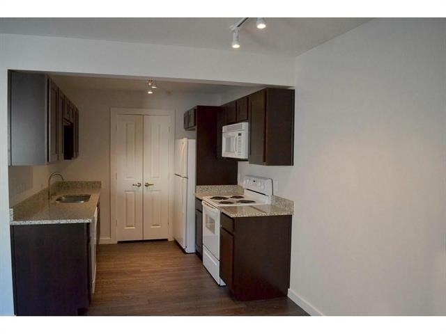 3421 W 5th Street - Photo 2