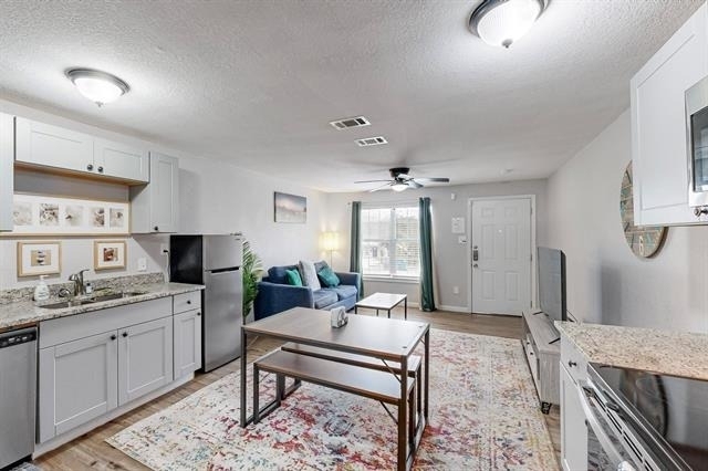 1532 Whitaker Avenue - Photo 9