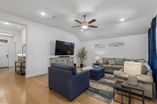 685 Coleman Street - Photo 3