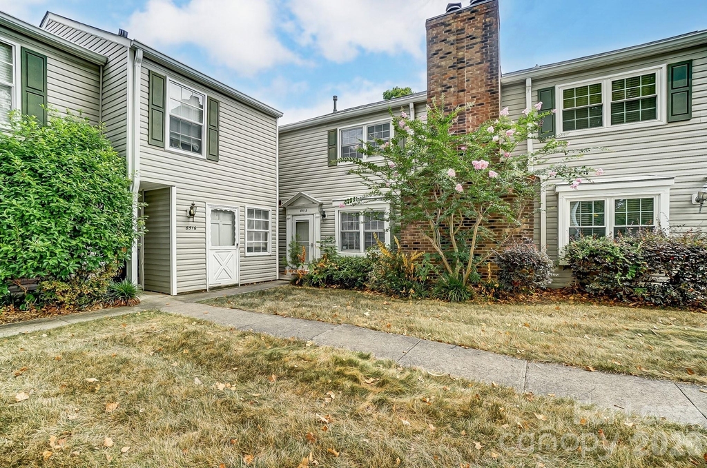 8518 Castle Pine Court - Photo 1