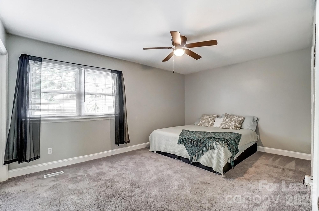 8518 Castle Pine Court - Photo 21