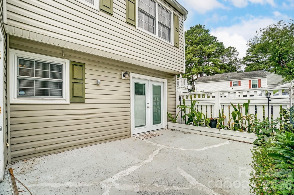 8518 Castle Pine Court - Photo 25